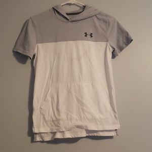 Boys under Armour short sleeve w hood